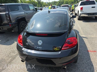 2013 Volkswagen Beetle Turbo Hatchback w/Sunroof & Sound - miniatura 5