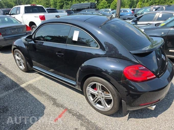 2013 Volkswagen Beetle Turbo Hatchback w/Sunroof & Sound - miniatura 6