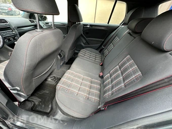 2013 Volkswagen GTI Wolfsburg Edition - miniatura 17