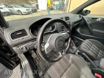 2013 Volkswagen GTI Wolfsburg Edition - miniatura 20