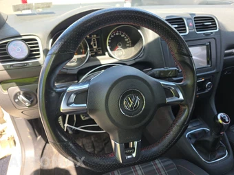 2013 Volkswagen GTI - miniatura 10