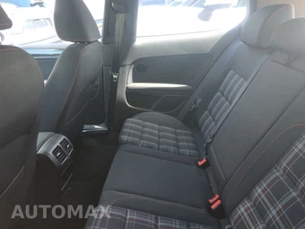 2013 Volkswagen GTI - miniatura 13