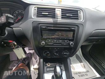 2013 Volkswagen Jetta S Sedan – miniatura 10
