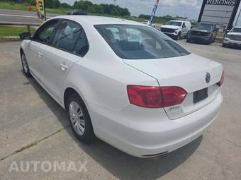 2013 Volkswagen Jetta S Sedan – miniatura 2