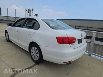2013 Volkswagen Jetta S Sedan – miniatura 2