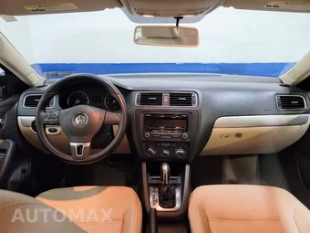 2013 Volkswagen Jetta SE Sedan - miniatura 7