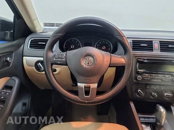 2013 Volkswagen Jetta SE Sedan - miniatura 8