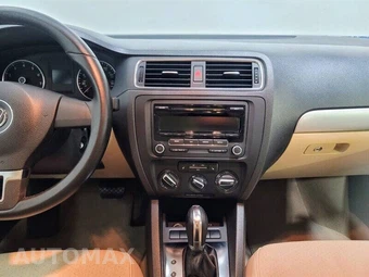 2013 Volkswagen Jetta SE Sedan - miniatura 9