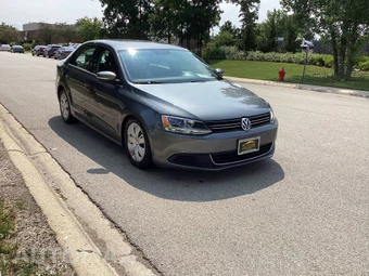 2013 Volkswagen Jetta SE Sedan – miniatura 3