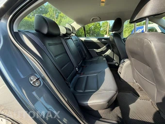 2013 Volkswagen Jetta SE Sedan w/Convenience - miniatura 18