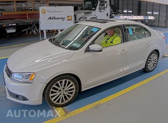2013 Volkswagen Jetta SEL Sedan w/Navigation
