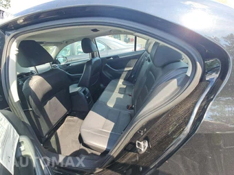 2013 Volkswagen Jetta TDI Sedan – miniatura 13