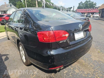 2013 Volkswagen Jetta TDI Sedan – miniatura 2