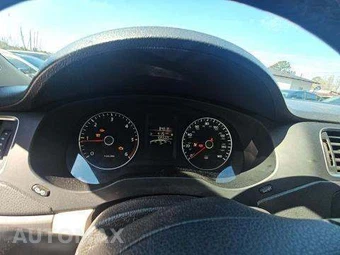 2013 Volkswagen Jetta TDI Sedan – miniatura 9
