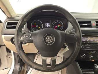 2013 Volkswagen Jetta TDI Sedan – miniatura 10