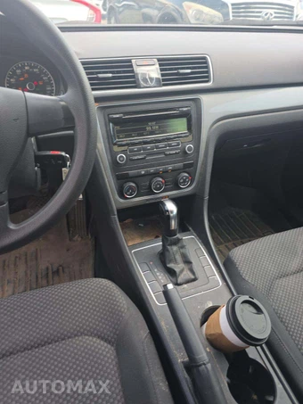 2013 Volkswagen Passat 2.5L S – miniatura 10