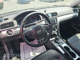 2013 Volkswagen Passat 2.5L SE – miniatura 11
