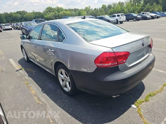 2013 Volkswagen Passat 2.5L SE – miniatura 6