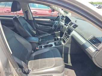 2013 Volkswagen Passat 2.5L SE – miniatura 8