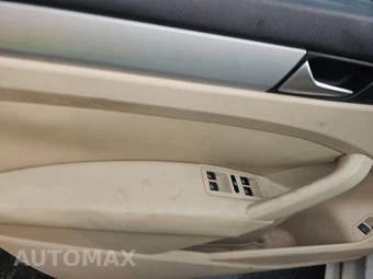 2013 Volkswagen Passat 2.5L SE – miniatura 9