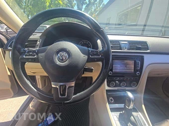 2013 Volkswagen Passat 2.5L SE w/Sunroof – miniatura 10