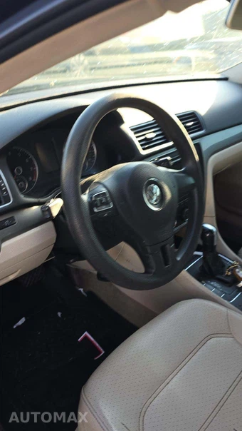 2013 Volkswagen Passat 2.5L Wolfsburg Edition – miniatura 34