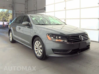 2013 Volkswagen Passat 2.5L Wolfsburg Edition – miniatura 3