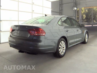 2013 Volkswagen Passat 2.5L Wolfsburg Edition – miniatura 4
