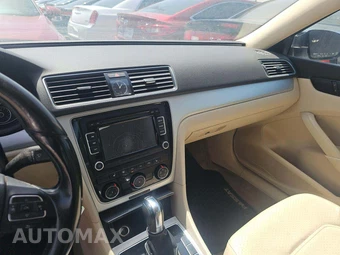 2013 Volkswagen Passat TDI SE w/Sunroof - miniatura 10
