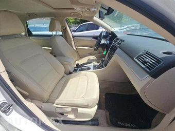 2013 Volkswagen Passat TDI SE w/Sunroof - miniatura 18