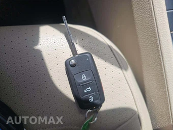 2013 Volkswagen Passat TDI SE w/Sunroof - miniatura 8