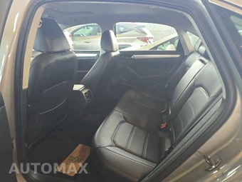 2013 Volkswagen Passat TDI SE w/Sunroof – miniatura 13