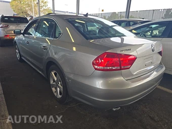 2013 Volkswagen Passat TDI SE w/Sunroof – miniatura 6