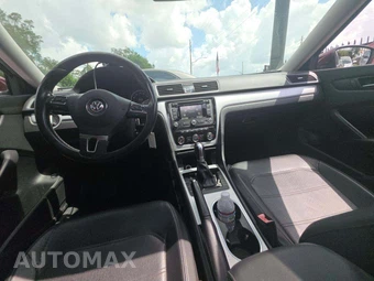 2013 Volkswagen Passat TDI SE w/Sunroof & Navigation - miniatura 10