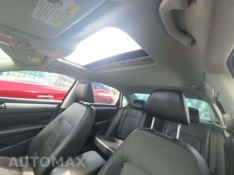 2013 Volkswagen Passat TDI SE w/Sunroof & Navigation - miniatura 11