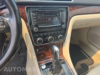 2013 Volkswagen Passat TDI SEL Premium - miniatura 11