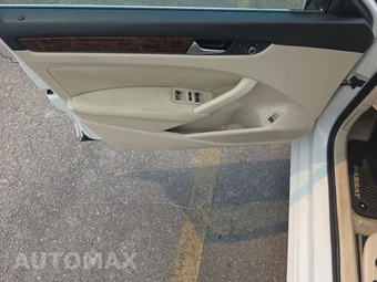 2013 Volkswagen Passat TDI SEL Premium - miniatura 9