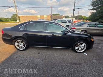 2013 Volkswagen Passat V6 SE w/Sunroof & Navigation — samochód z USA z aukcji Manheim, oferta Kup Teraz w AUTOMAX