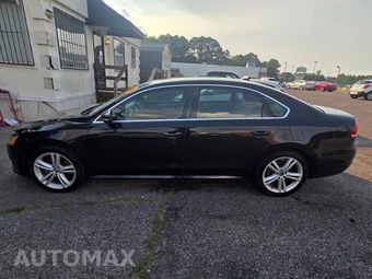 2013 Volkswagen Passat V6 SE w/Sunroof & Navigation - miniatura 2