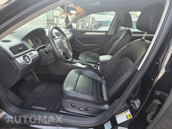 2013 Volkswagen Passat V6 SE w/Sunroof & Navigation - miniatura 6