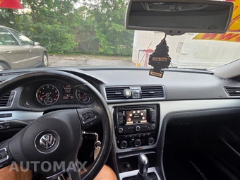 2013 Volkswagen Passat V6 SE w/Sunroof & Navigation - miniatura 8