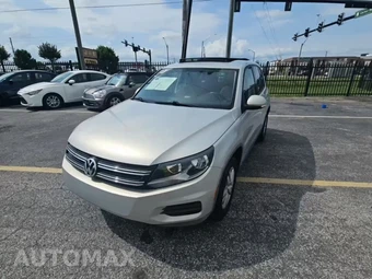 2013 Volkswagen Tiguan S w/Sunroof