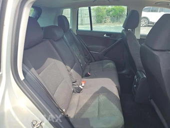 2013 Volkswagen Tiguan S w/Sunroof – miniatura 13