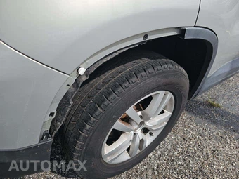 2013 Volkswagen Tiguan S w/Sunroof – miniatura 26