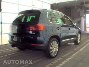 2013 Volkswagen Tiguan S w/Sunroof - miniatura 4