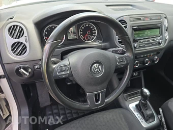 2013 Volkswagen Tiguan S w/Sunroof - miniatura 10