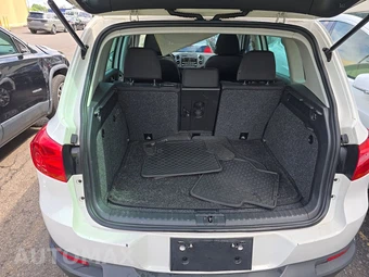 2013 Volkswagen Tiguan S w/Sunroof - miniatura 16