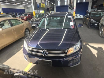 2013 Volkswagen Tiguan S – miniatura 2