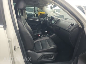 2013 Volkswagen Tiguan S – miniatura 8