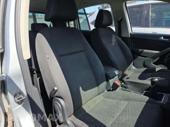 2013 Volkswagen Tiguan S – miniatura 18